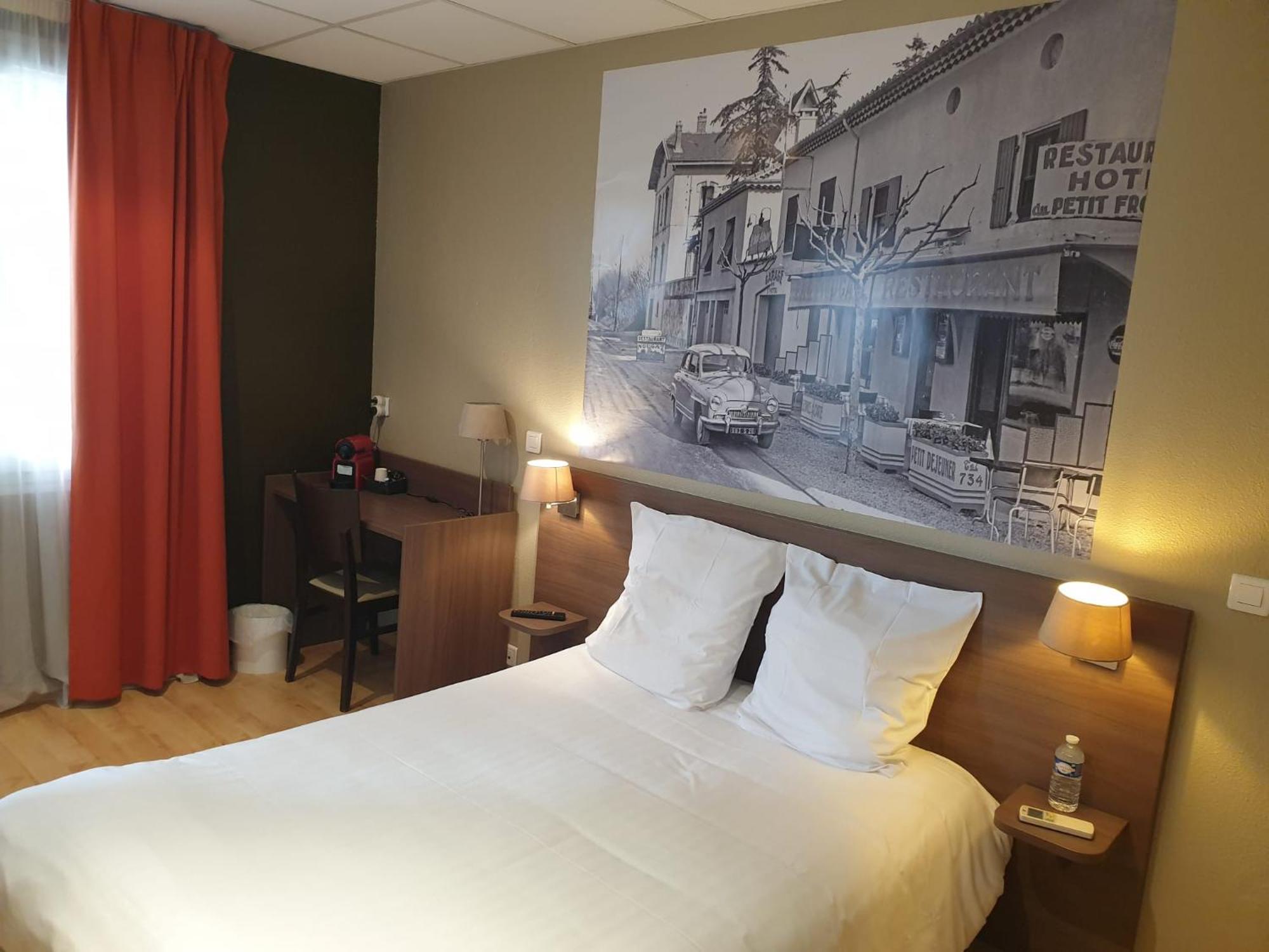 Logis Hotels Et Restaurant La Pause Rn7 La Coucourde Exteriér fotografie